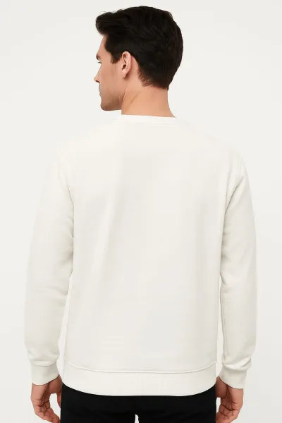 Uzun Kollu Hafif Kumaşlı Bisiklet Yaka  Regular Kesim Erkek Sweatshirt